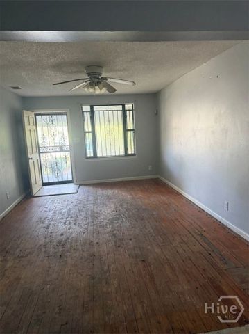 1011 W 45th Street, Savannah, GA 31405