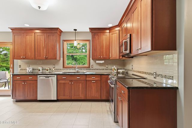 133 Grandview Drive, Kinderhook, NY 12184
