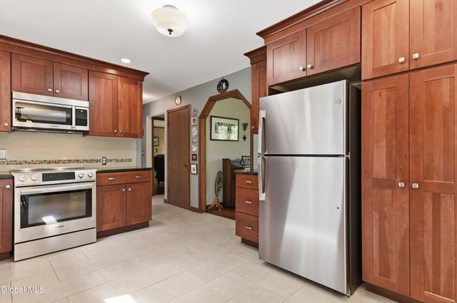 133 Grandview Drive, Kinderhook, NY 12184