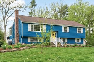 30 Snyder Rd, Medfield, MA 02052