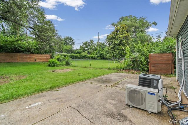 5530 Horizon Drive, St Louis, MO 63121