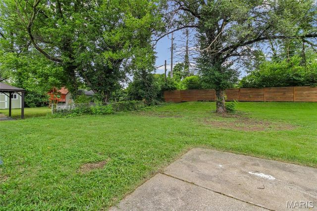 5530 Horizon Drive, St Louis, MO 63121