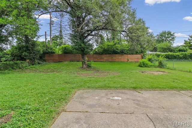 5530 Horizon Drive, St Louis, MO 63121