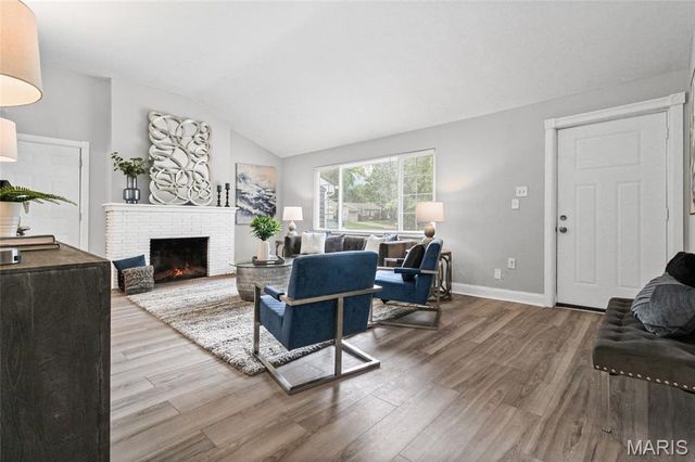 5530 Horizon Drive, St Louis, MO 63121
