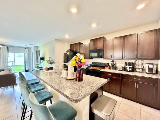 7309 CANTERBURY BELLS COURT, Tampa, FL 33619