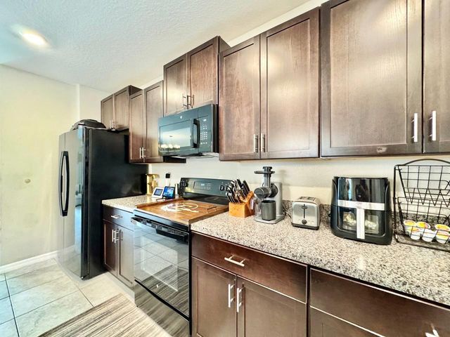 7309 CANTERBURY BELLS COURT, Tampa, FL 33619