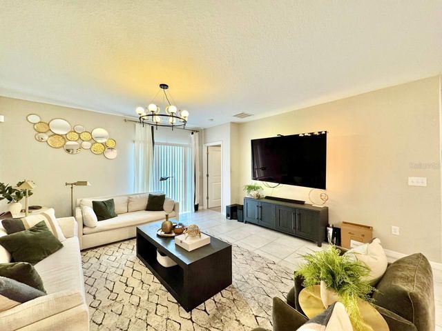 7309 CANTERBURY BELLS COURT, Tampa, FL 33619