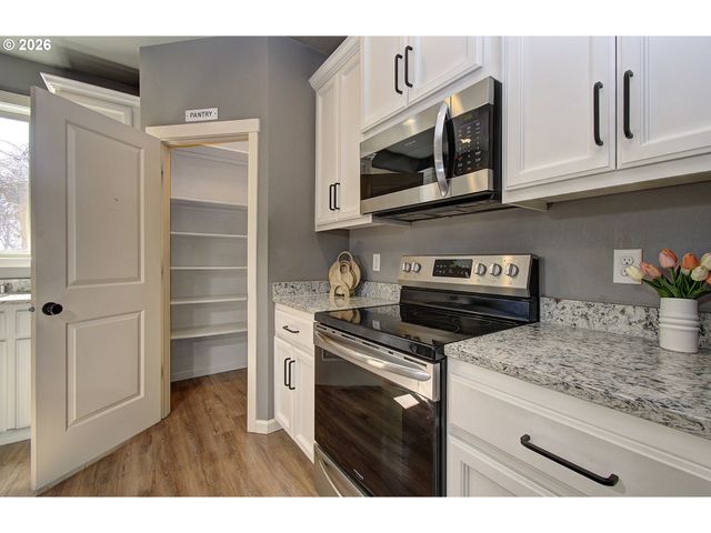 323 STONE Park, Kalama, WA 98625