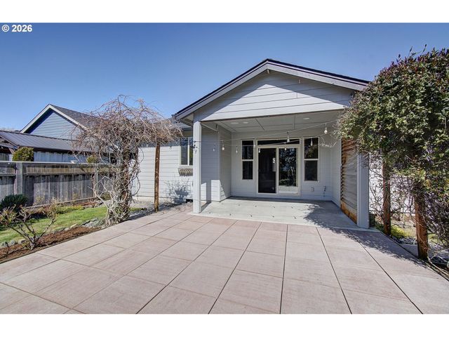 323 STONE Park, Kalama, WA 98625