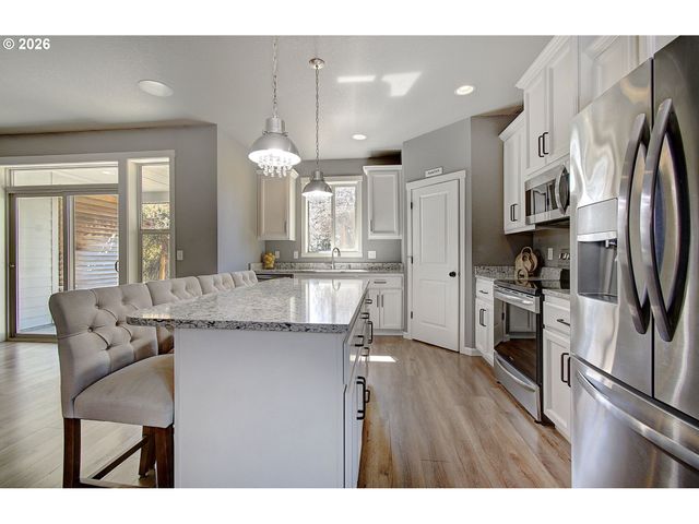 323 STONE Park, Kalama, WA 98625