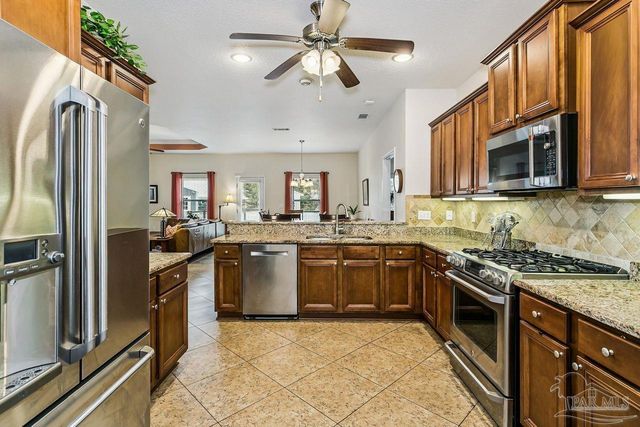 1810 Coast Ct, Gulf Breeze, FL 32563