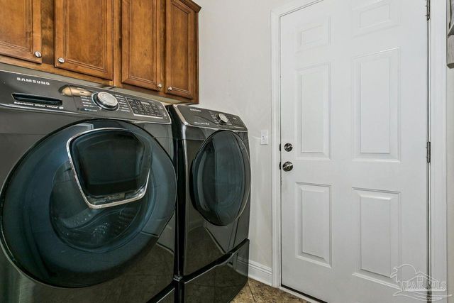 1810 Coast Ct, Gulf Breeze, FL 32563