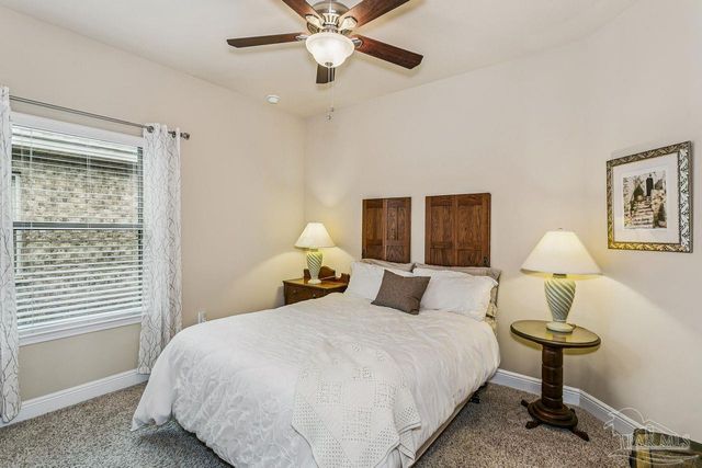 1810 Coast Ct, Gulf Breeze, FL 32563