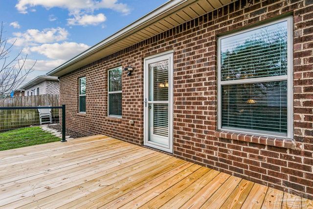 1810 Coast Ct, Gulf Breeze, FL 32563