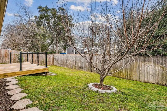 1810 Coast Ct, Gulf Breeze, FL 32563