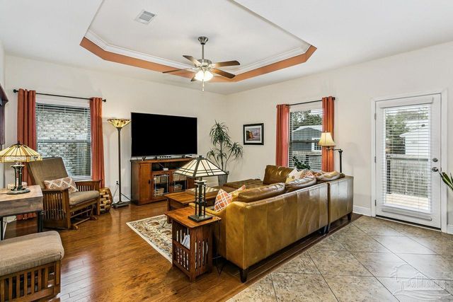 1810 Coast Ct, Gulf Breeze, FL 32563