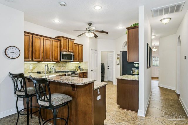 1810 Coast Ct, Gulf Breeze, FL 32563