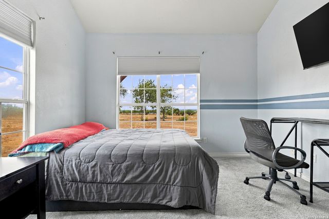 136 County Road 5781, Castroville, TX 78009