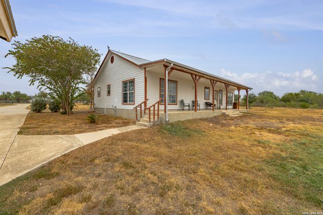 136 County Road 5781, Castroville, TX 78009
