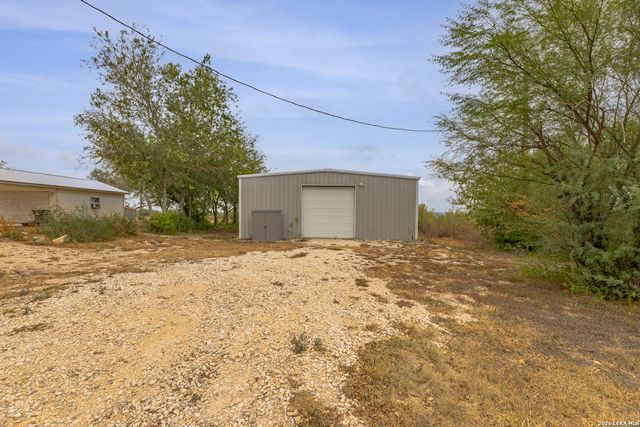 136 County Road 5781, Castroville, TX 78009
