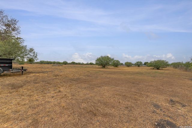 136 County Road 5781, Castroville, TX 78009