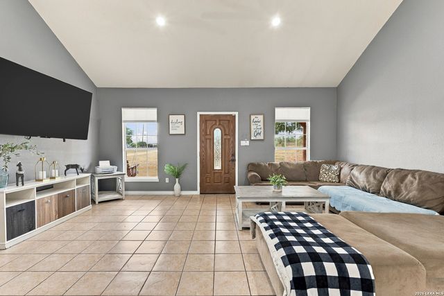136 County Road 5781, Castroville, TX 78009