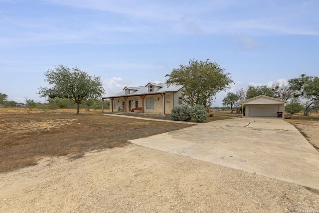 136 County Road 5781, Castroville, TX 78009
