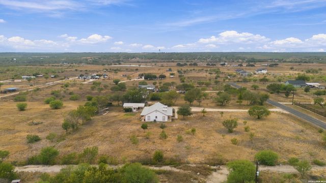 136 County Road 5781, Castroville, TX 78009