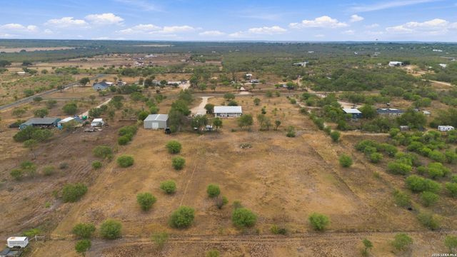 136 County Road 5781, Castroville, TX 78009