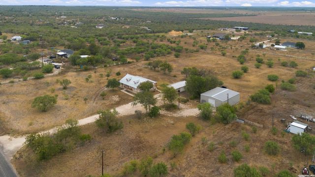 136 County Road 5781, Castroville, TX 78009