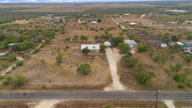 136 County Road 5781, Castroville, TX 78009