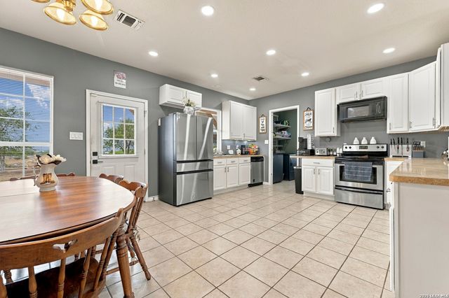 136 County Road 5781, Castroville, TX 78009