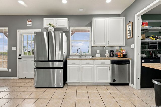 136 County Road 5781, Castroville, TX 78009