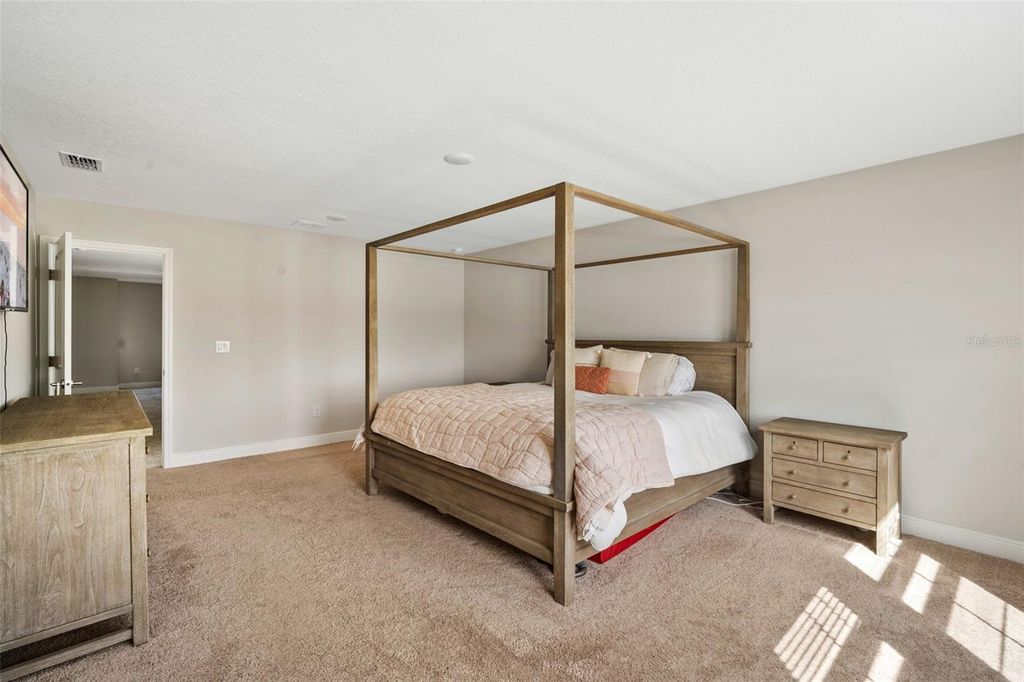 Image 30 of property listing at 10308 FIELDSTONE MYRTLE WAY, San Antonio, FL 33576