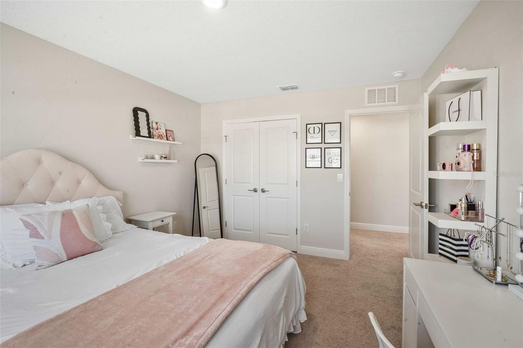 Image 40 of property listing at 10308 FIELDSTONE MYRTLE WAY, San Antonio, FL 33576
