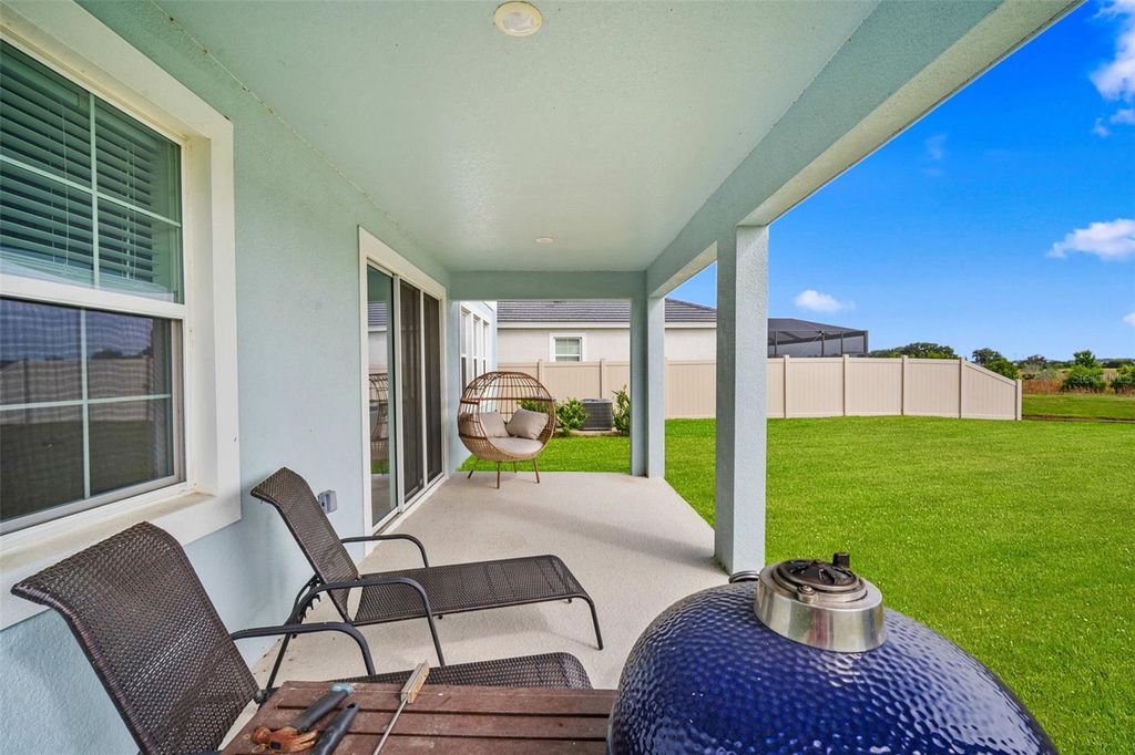 Image 9 of property listing at 10308 FIELDSTONE MYRTLE WAY, San Antonio, FL 33576