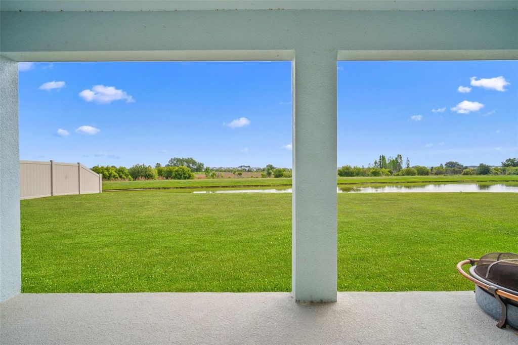Image 10 of property listing at 10308 FIELDSTONE MYRTLE WAY, San Antonio, FL 33576