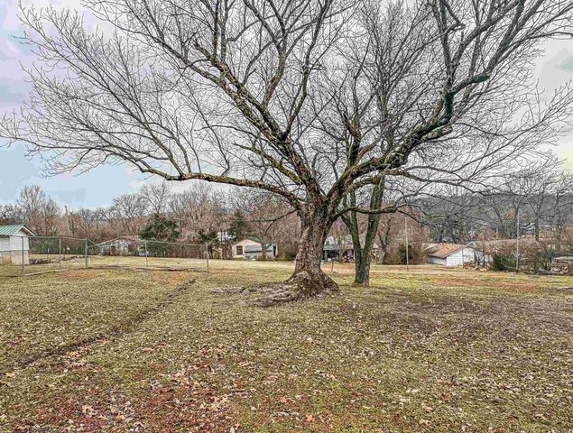 316 W 4th Street, Yellville, AR 72687