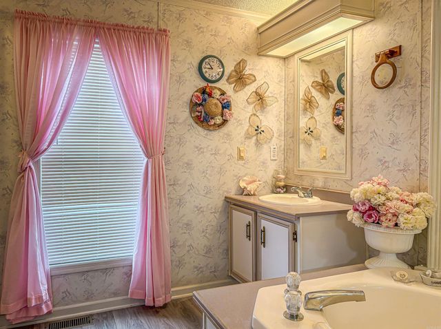 316 W 4th Street, Yellville, AR 72687