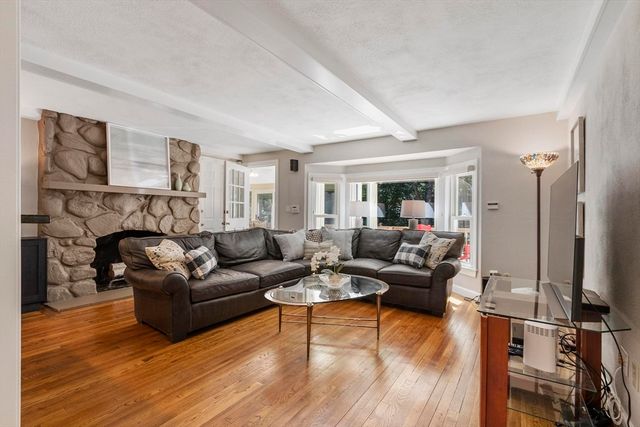 30 Goose Pond Rd, Lincoln, MA 01773