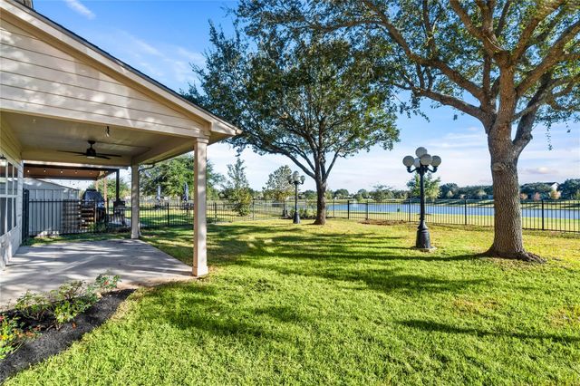 518 Honeysuckle Vine Drive, Rosenberg, TX 77469