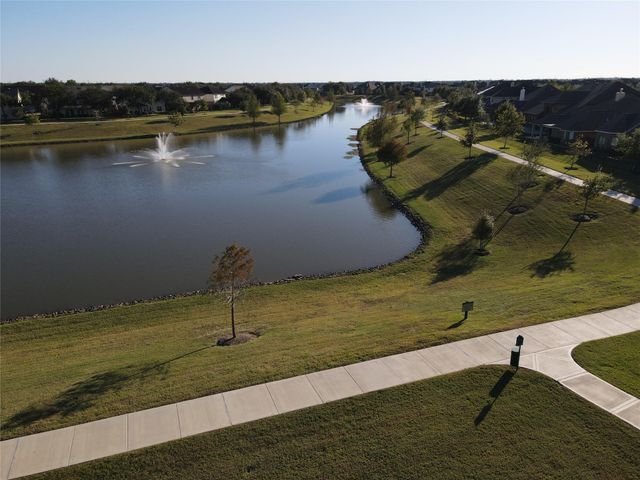 518 Honeysuckle Vine Drive, Rosenberg, TX 77469