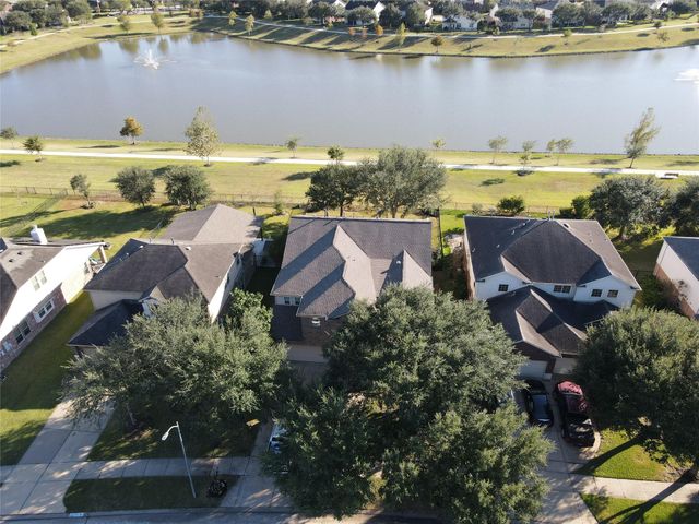 518 Honeysuckle Vine Drive, Rosenberg, TX 77469