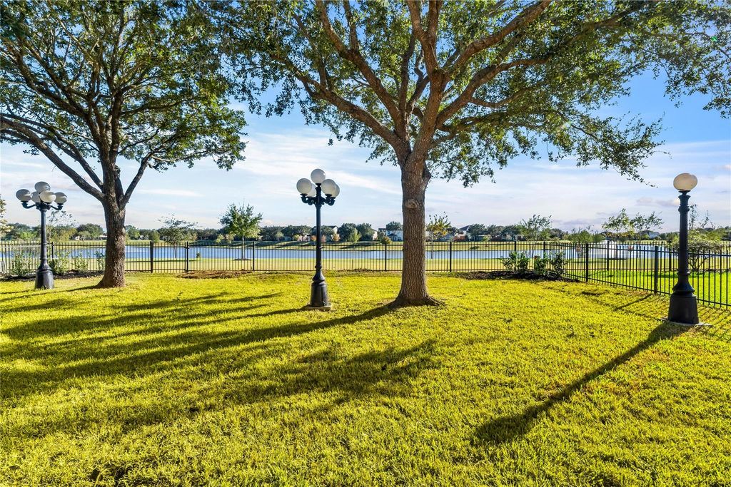 518 Honeysuckle Vine Drive, Rosenberg, TX 77469