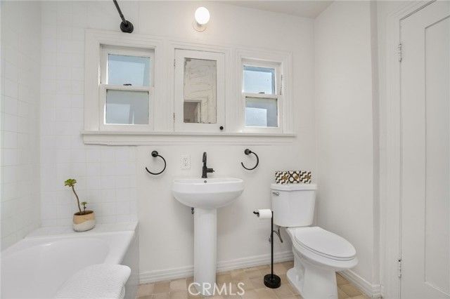 255 Isabel Street, Los Angeles, CA 90065