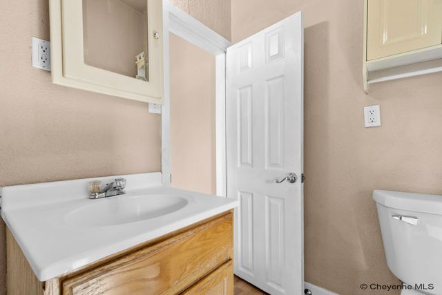 2315 THOMES AVE, Cheyenne, WY 82001