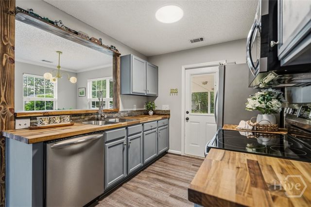 210 Lindsey Drive, Richmond Hill, GA 31324