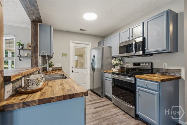210 Lindsey Drive, Richmond Hill, GA 31324