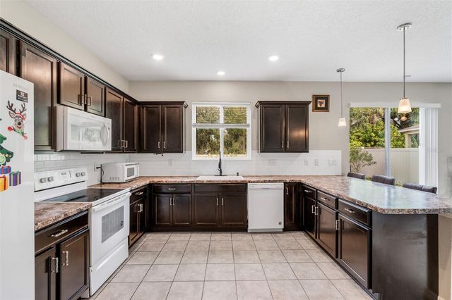 7710 SUNSHINE BRIDGE AVE, Gibsonton, FL 33534