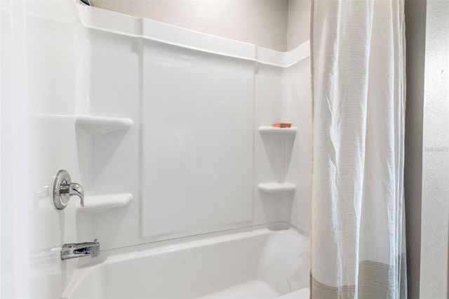 7710 SUNSHINE BRIDGE AVE, Gibsonton, FL 33534